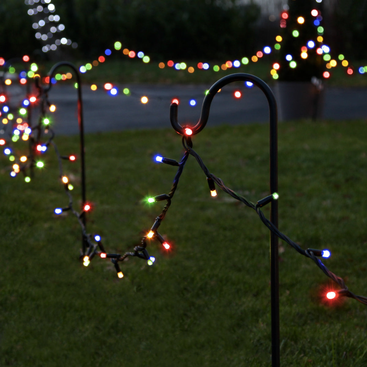 Connectable Outdoor String Lights on Black Rubber Cable